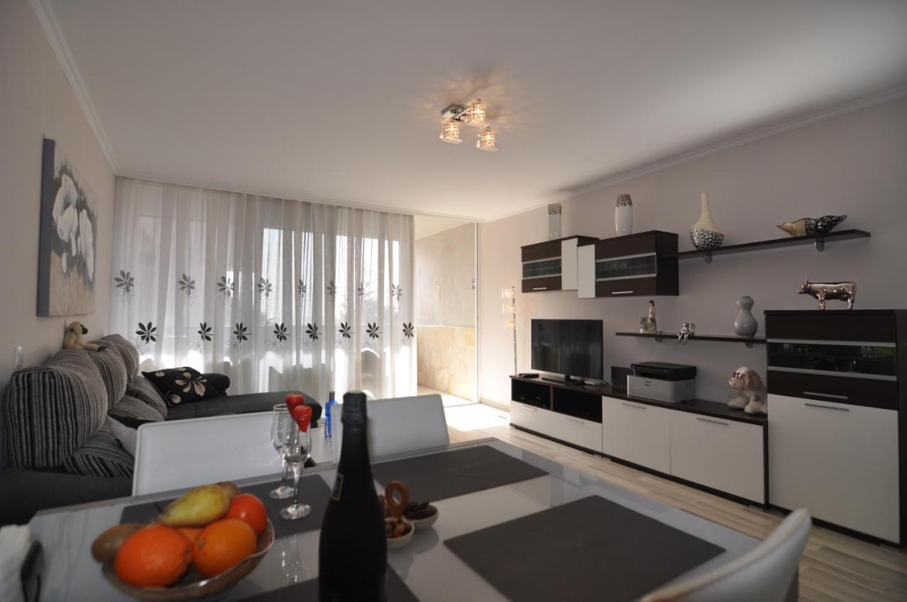 Apartment In Alborada Арона Екстериор снимка
